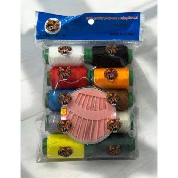 خيوط مع أبر